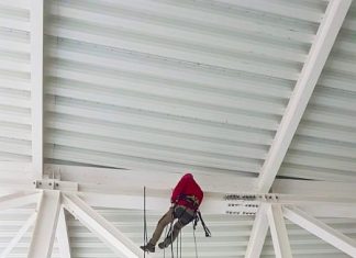 Cu ce se ocupa o echipa de alpinisti utilitari alpinmax-alpinismutilitar