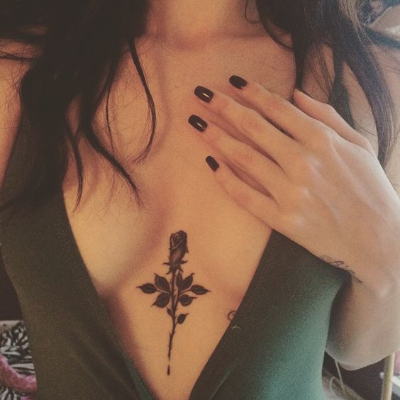 tatuaje-pe-piept-femei