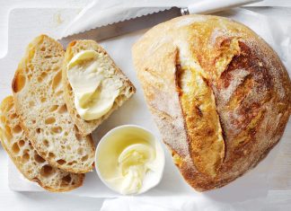 Paine de casa: reteta si trucuri pentru a iesi perfect paine de casa