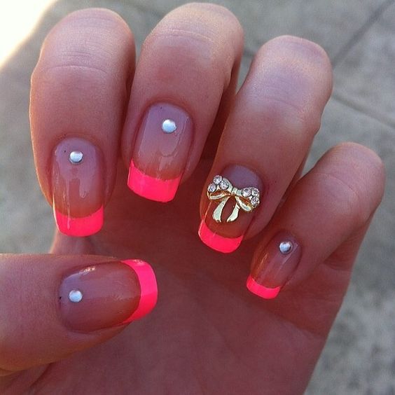 french-manicure-neon