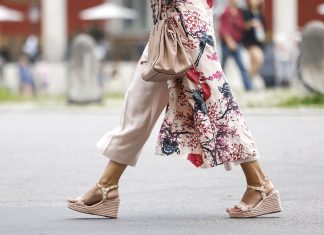 Sandale cu platforma: modele frumoase si confortabile sandale cu platforma