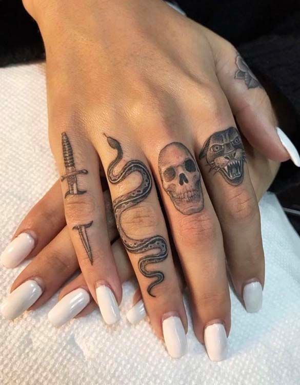 tatuaje simple pe mana fete

