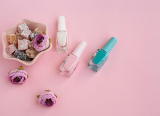 Ce aspecte trebuie să ai în vedere în momentul în care achiziționezi o lampă cu ultraviolete pentru manichiură?