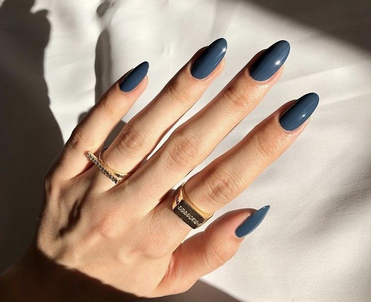 Culori de unghii la moda in 2024. 10 nuante care vor fi in top culori unghii 2024