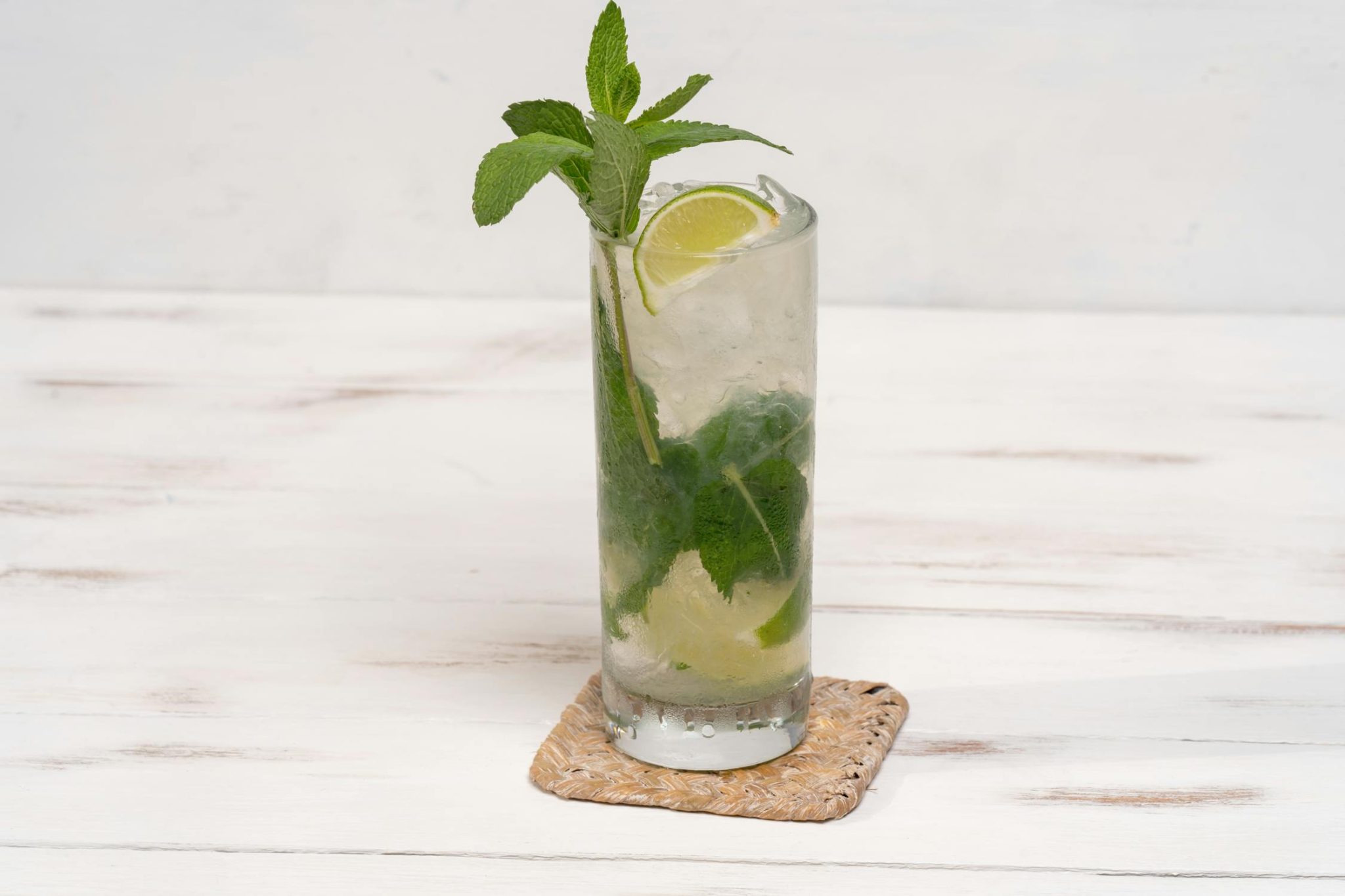 Cum sa faci un Mojito fara alcool? O reteta fresh si delicioasa!