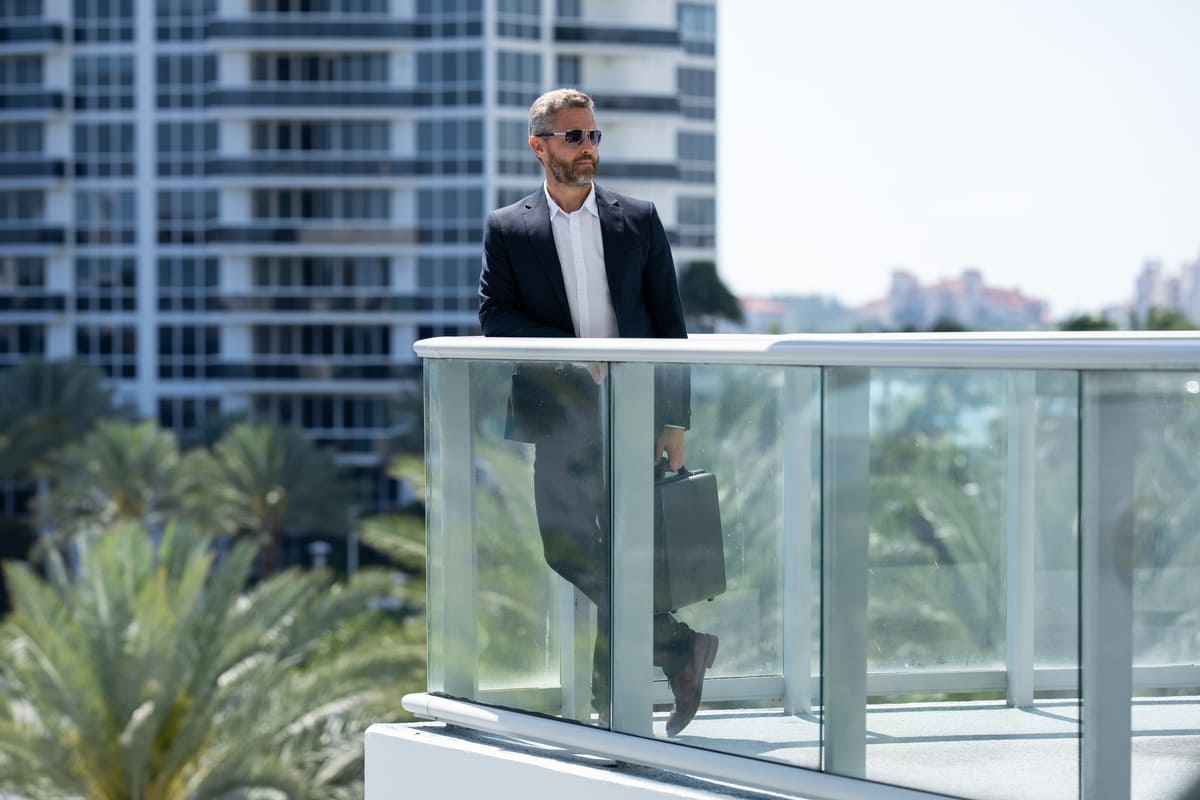 Ținute business pentru bărbați: Cum să alegi un outfit potrivit?