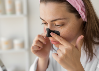 Punctele negre nu înseamnă lipsă de igienă! Iată ce stă la baza formării lor