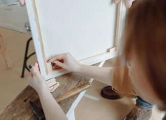 Tot ce trebuie să știi despre pânzele de pictură: ghid complet pentru artiști