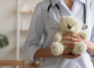 Servicii de chirurgie pediatrică în Iași: cum alegi cea mai bună îngrijire pentru copilul tău