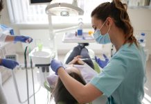 Tratament parodontoză: cum influențează adâncimea pungilor parodontale alegerea terapiei